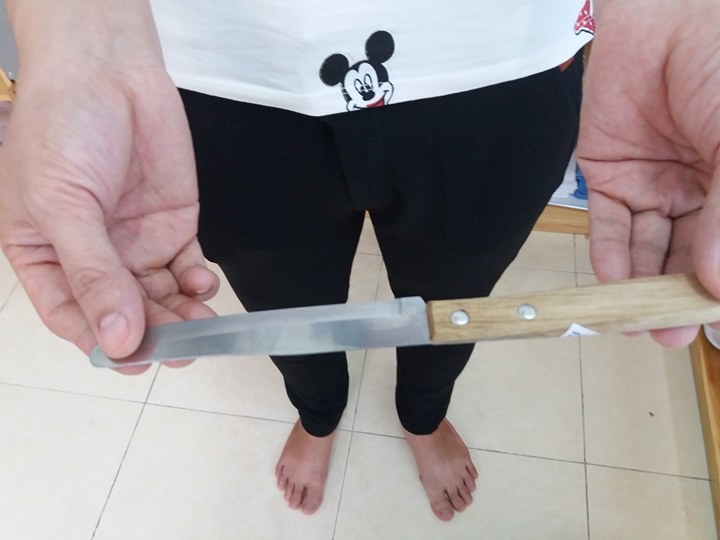 Mầm non Việt Úc Hướng dẫn Dạy Montessori tại nhà - Bài tập chuyển dao kéo